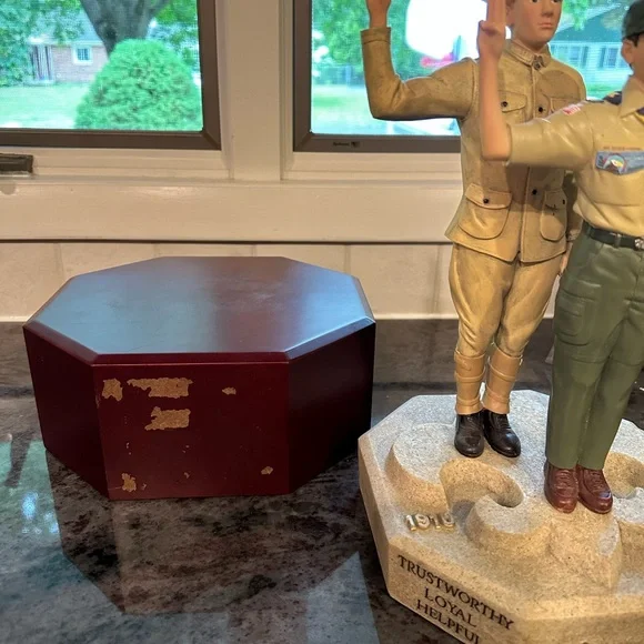 Boy Scouts Statue - “A Century of Scouting” By Joseph Csatari - Picture 5 of 5